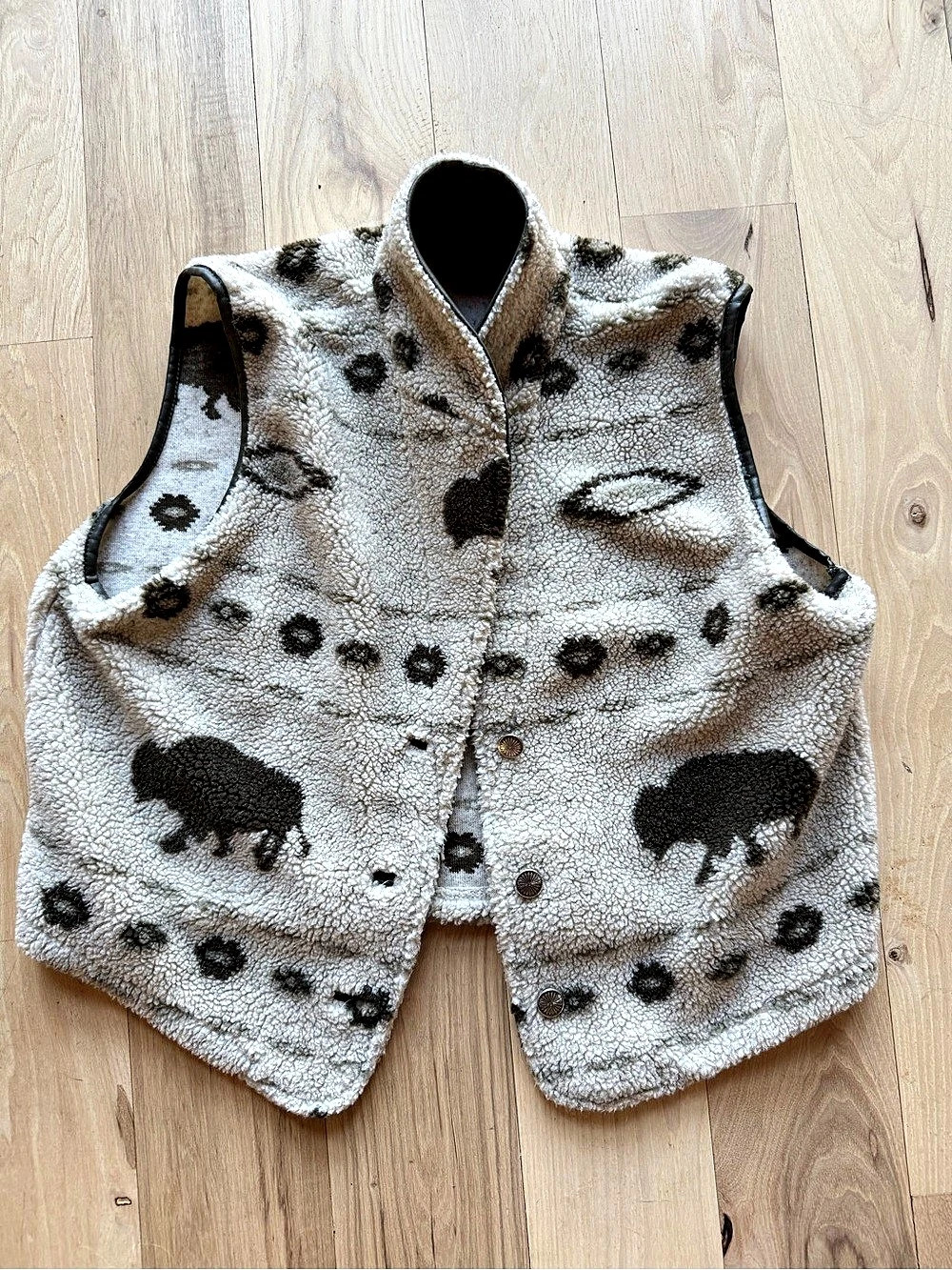 Wrangler Fleece Printed Vest in Cream & Brown